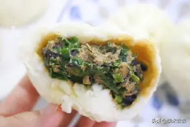 白胖香软的大包子，咬一口还流汤，趁热两个不够吃，太香了图片