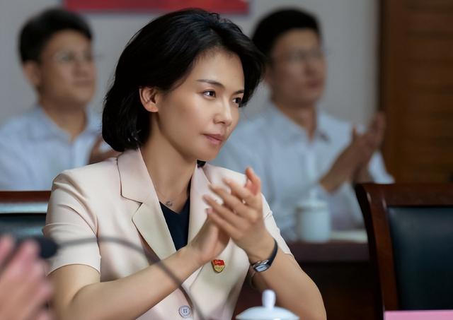 事实证明，“国民女神”刘涛，已经走上了另外一条“不归路”