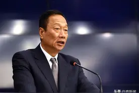 郭台铭：台海若发生战争 只要10秒华尔街股市就崩盘图片