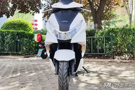 铃木uy125的强有力竞争对手本田ncr125来了，两车各有优缺点图片