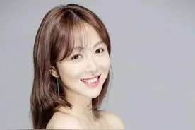姜妍：水蛇腰，大长腿，魔鬼身材美厨娘。微笑的女孩运气不会差！图片