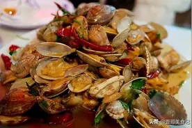 广东的李老板去山东吃酒席，明明随了份子钱，为何整场不敢动筷？图片