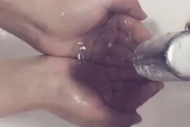 用自来水煮的饭，经常吃会致癌，是真是假？用实验来告诉你答案图片
