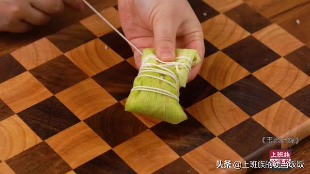 超详细的包粽子教程，肉香米软，上桌一秒被抢光