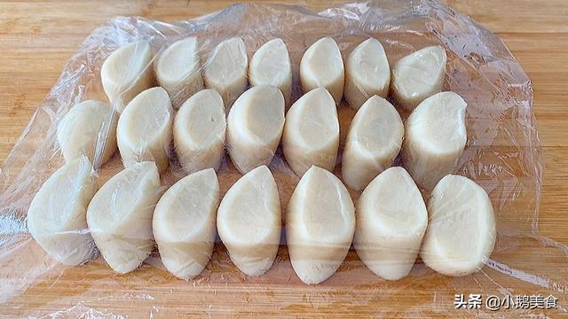 炸糖糕最忌小火慢炸，婆婆卖了40年的糖糕，教你炸糖糕正确做法