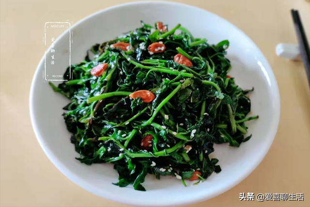 四月，吃荠菜不如吃它，鲜嫩正当季，好吃又防病，不懂吃就可惜了