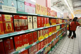 山西煤老板，给85岁父亲过寿，设宴三十桌，却因6瓶好酒被人怒怼图片