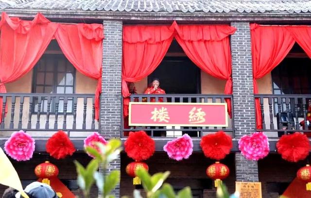 �����ȹ���ڡ�ϲӭ��ʮ�󡱡�����������ʽ��������࣬�����˲�ͣ��