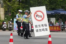 2023年高考结束！直击安徽考场瞬间（组图）图片