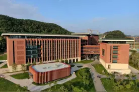 广东高校入选10大丑陋建筑？图片