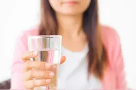 长期喝烧开的自来水，不碰矿泉水和纯净水，身体最终会怎样？图片