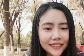 同一届超女，有人贵为“天后”有人身价过亿 纪敏佳户外“卖唱”图片