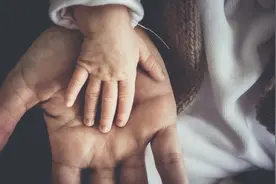 父爱无声，杯酒传情 | 这个父亲节，一起来晒父爱，赢美酒！图片