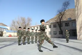 火箭军某部新兵“复训套餐”多姿多味很带劲图片