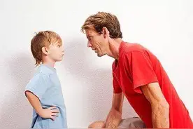 孩子脾气犟？恭喜你，你真的很赚图片