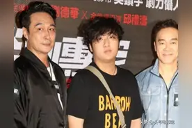 吴镇宇15岁儿子费曼变182壮汉！被嘲像乔杉，他才是最真实星二代图片