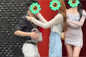 3个姐姐逛街喊弟弟做陪，他成搬运工，网友：我好想当你们的弟弟图片