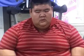 "中国首胖"王浩楠，为爱暴瘦480斤，成名后和娇妻离婚，网友:飘了图片