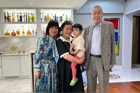 84岁刘诗昆2个月儿子近照！47岁妻子产后腹部臃肿，豪宅大如宫殿图片