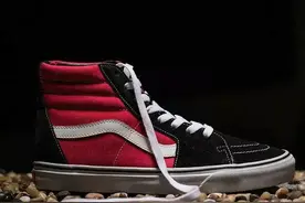 万斯是哪个国家的品牌？图片