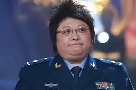 军人出身却性格迥异的5位女明星，第1位一心种地，第4位沉迷捞钱图片