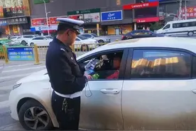 开车吸烟的危害，你一定要了解！图片