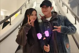 Blackpink演唱会众星云集，丁海寅、朴宝剑、惠利应援图片