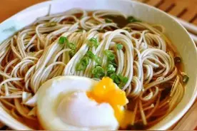 三种挂面不要买，挂面厂工人从不吃，幸好早知道，看完提醒家人图片