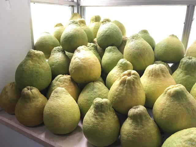 过年买水果，别总买桔子和苹果，多买这4种水果，大人小孩都爱吃