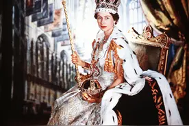 女王伊丽莎白二世：欲戴王冠，必承其重图片
