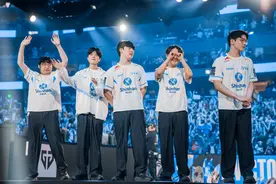 LOL-S12：Kingen剑魔天神下凡铸就传奇，DRX 3-2力克T1问鼎S12冠军图片