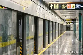 地铁哪侧开门原来是和地铁站台的形式有关图片