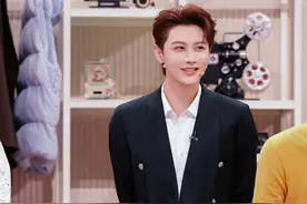 《你好星期六》何健麒出场李雪琴激动不已，陈鹤一竟成现代版谢危图片