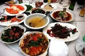 这4种隔夜菜再贵也要扔，吃了会诱发癌症，赶紧告诉家里人图片