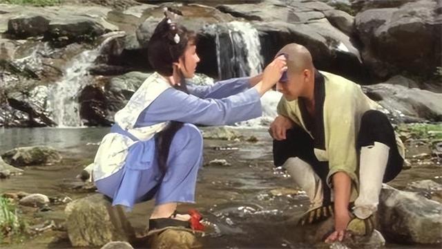 丁岚：曾火遍全国移居国外，回国经商成亿万富婆，58岁仍孤身一人