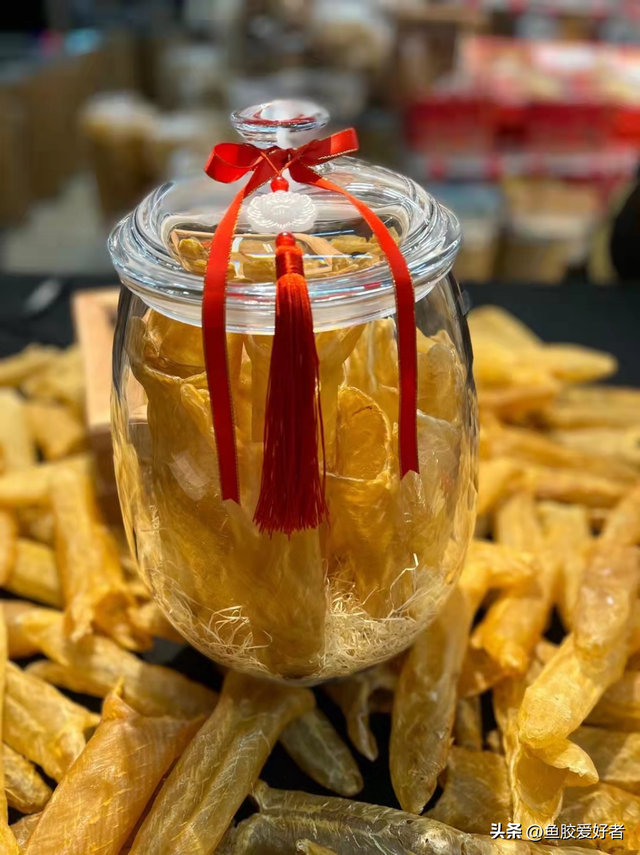 双背胶和黄花筒胶哪个好 双背胶和黄花筒胶哪个好一点