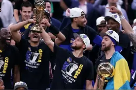 22年勇士夺冠，库里季后赛砍下602分，维金斯普尔和汤普森呢？图片