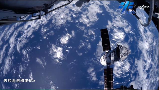 我国公开神舟13号撤离的真实画面！飞船缓缓飞行，是谁拍摄的？