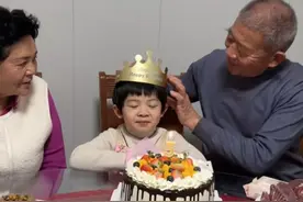 小天赐迎5岁生日，生日愿望令人动容，哥哥姐姐仍拒绝认同胞妹妹图片