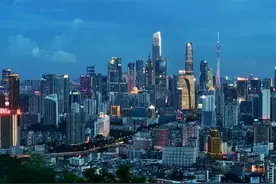 楼顶加盖上百方的房子！这一次，火烧到天河了！图片