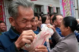 农民注意：2023年起，5项补贴统一发到社保卡！一件事要抓紧办图片