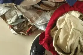 旧衣服是怎么回收的？旧衣服回收好做吗？图片