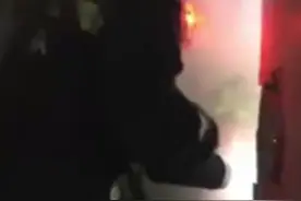 上海一老人家中烧锡箔纸不慎起火烧家图片