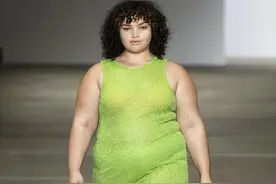 澳大利亚的胖模真多，时尚的穿搭也挺有气质，有与众不同的美图片