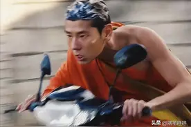 31岁蒋奇明对比28岁郭麒麟，老天赏饭吃和科班出身的演技一目了然图片