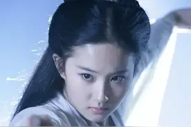 东方古典美人气质！空姐晒照称在商务舱遇到刘亦菲大夸美貌：金庸老师选人眼光正确，小龙女和王语嫣本色出演图片