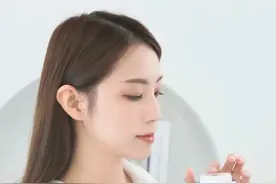 建议三四十岁的女人，遇见这几款老牌国货霜，别错过，保湿又补水图片
