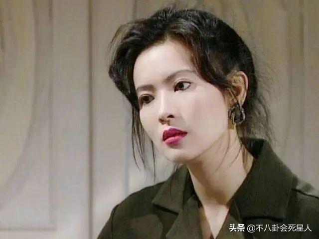 娱乐圈8大谜团,李亚鹏的女人缘,那英有没有说听刀郎的歌是农民