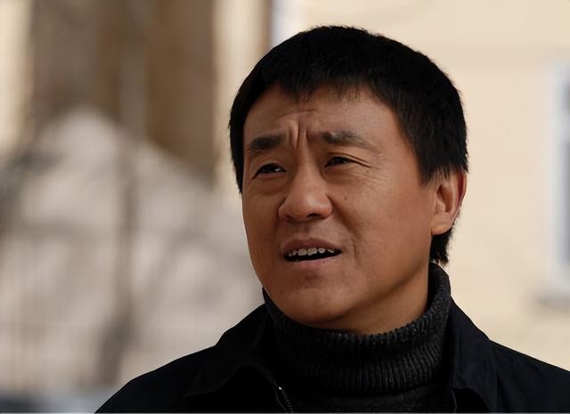 国家一级演员何冰:吃饭时捡到个老婆,结婚24年零绯闻