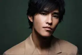 蓝正龙，桀骜不羁“人间清醒”图片